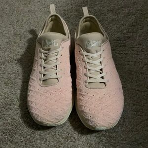 Lululemon APL shoes